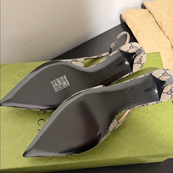 Gucci GG Pointed Toe Slingback Heels - Picture 8 of 8